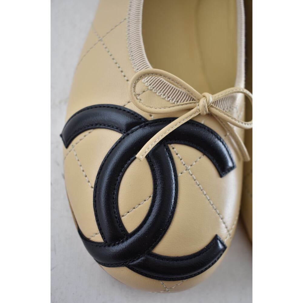Chanel 26M Coco Beach Cambon Beige Black CC XL Logo Ballet Ballerina Flat 37 - Picture 13 of 16